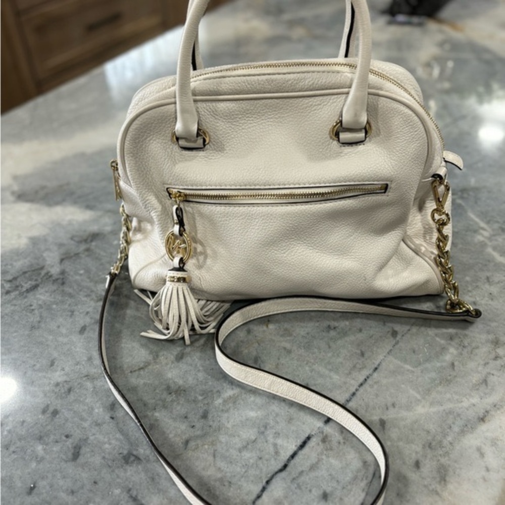 Michael Kors cream pebble leather satchel w/ crossbdy strap w/gold chain accents